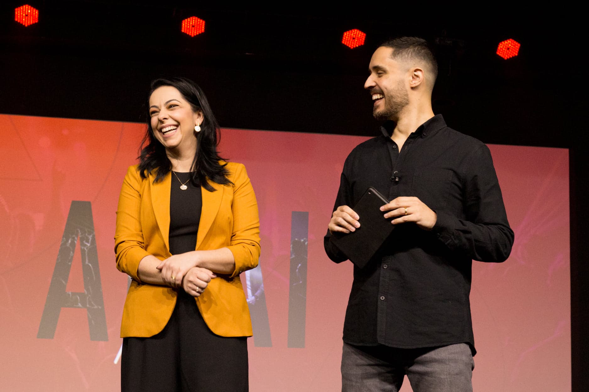 Pastor e Pastora Soeiro sorrindo